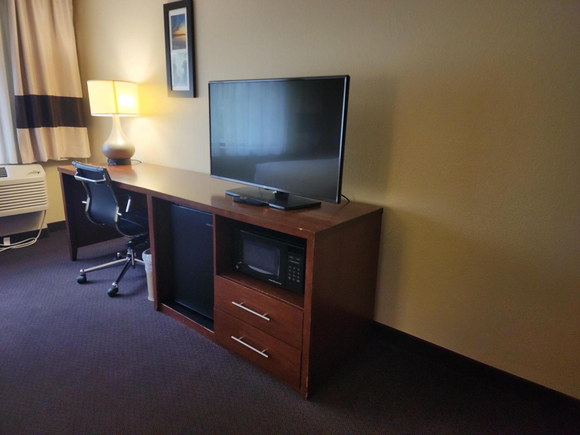 Comfort Inn & Suites Madison - Airport Eksteriør billede