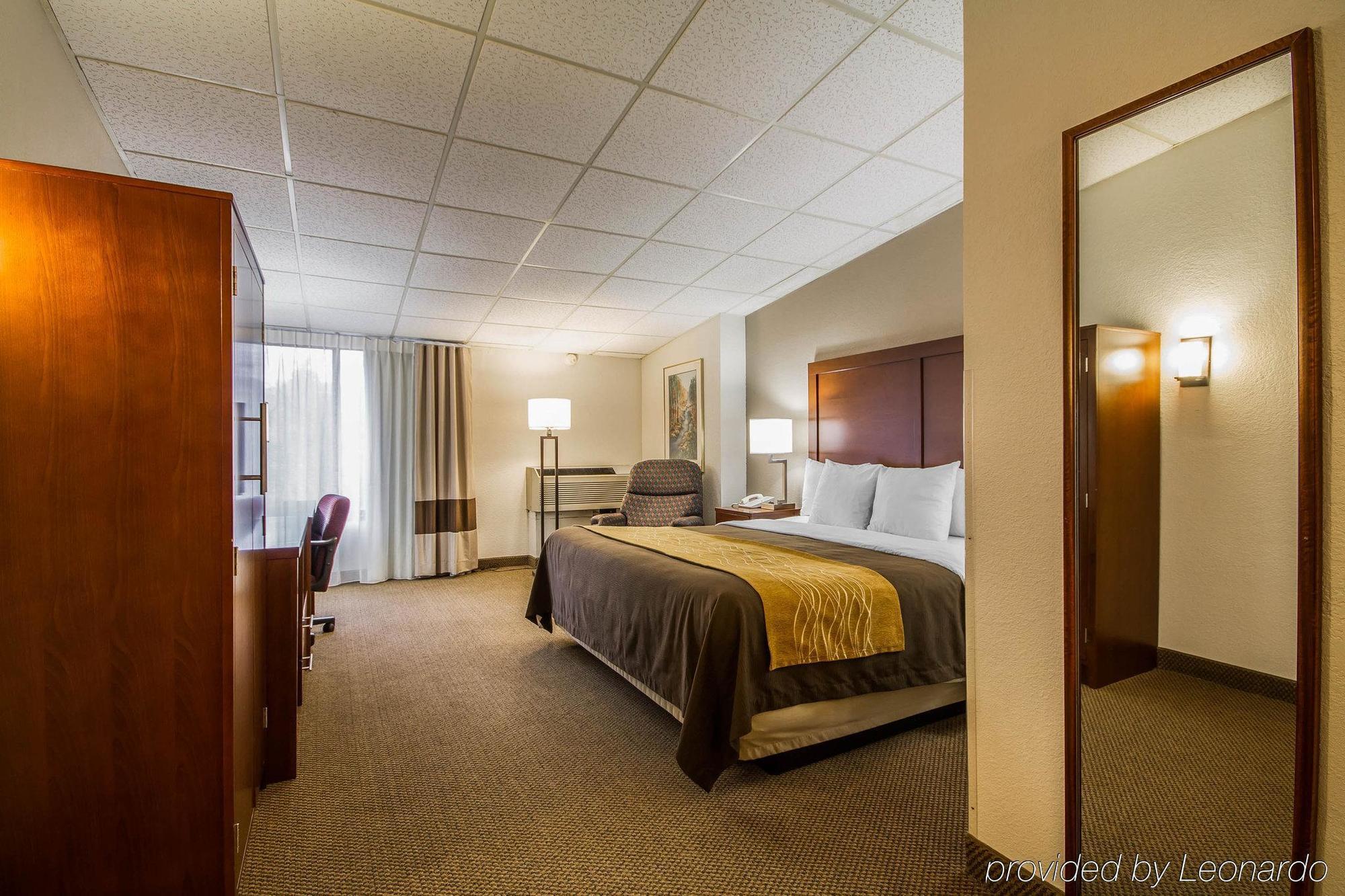 Comfort Inn & Suites Madison - Airport Eksteriør billede